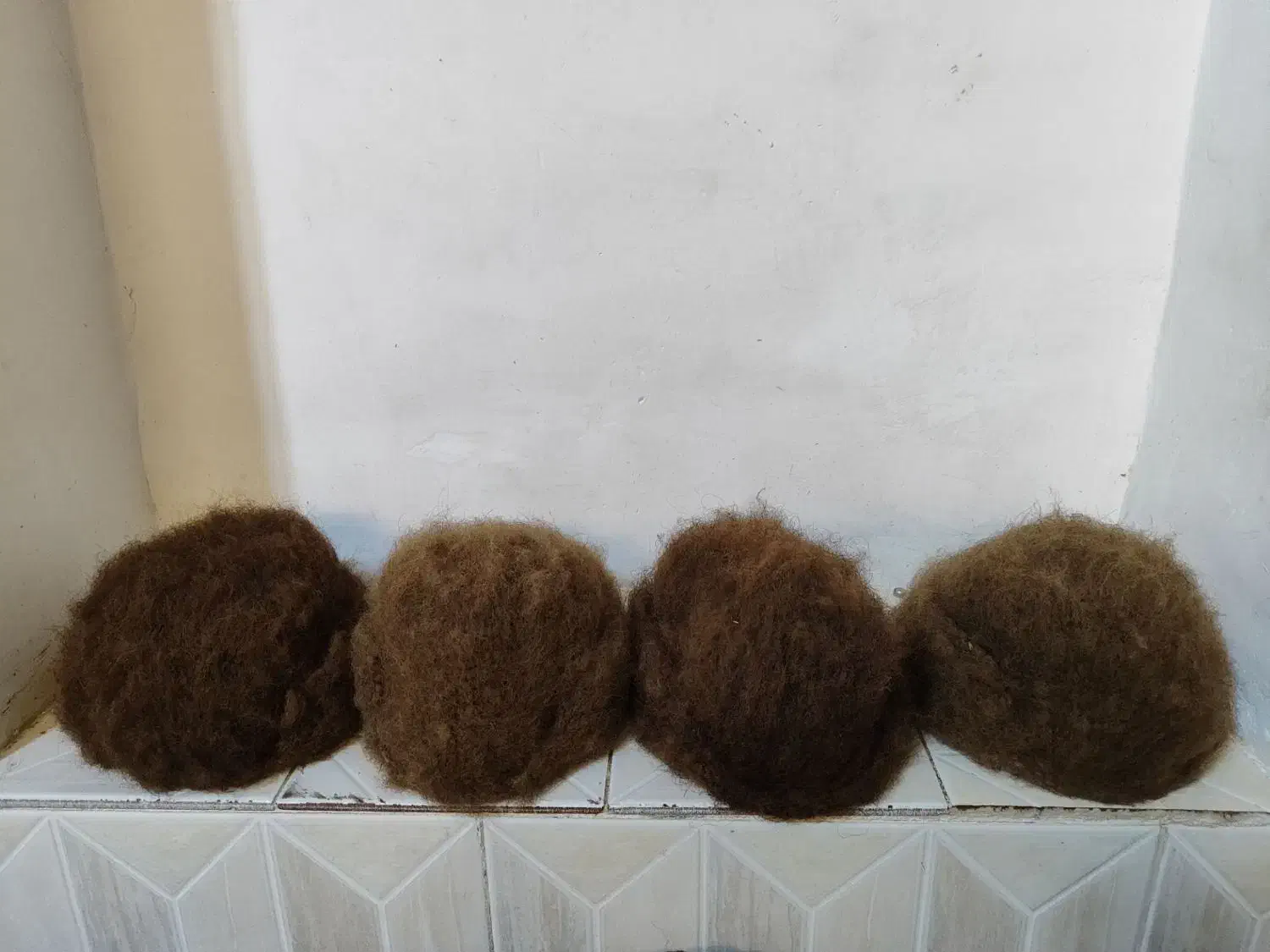 کلاه پشمی|لباس|آشخانه, |دیوار