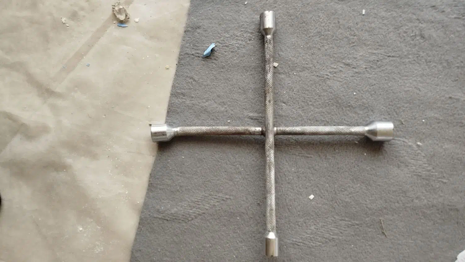 آچار چرخ. چهار پر اصلی|ابزارآلات|همدان, |دیوار