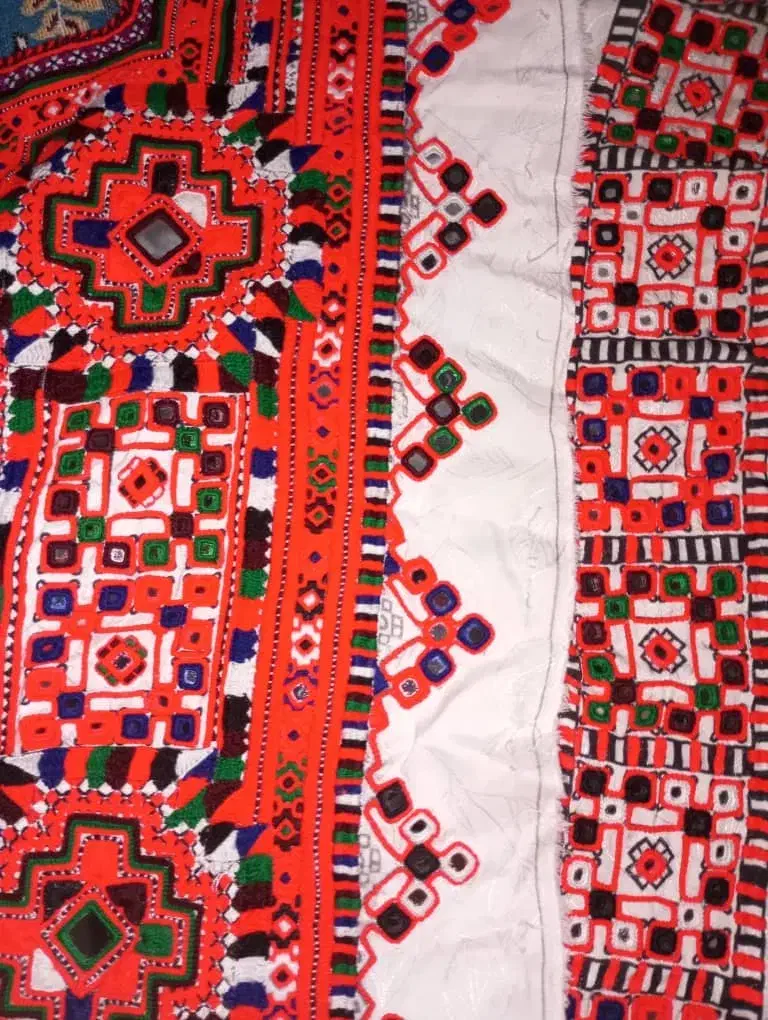 اینه میدوزم|لباس|ایرانشهر, |دیوار