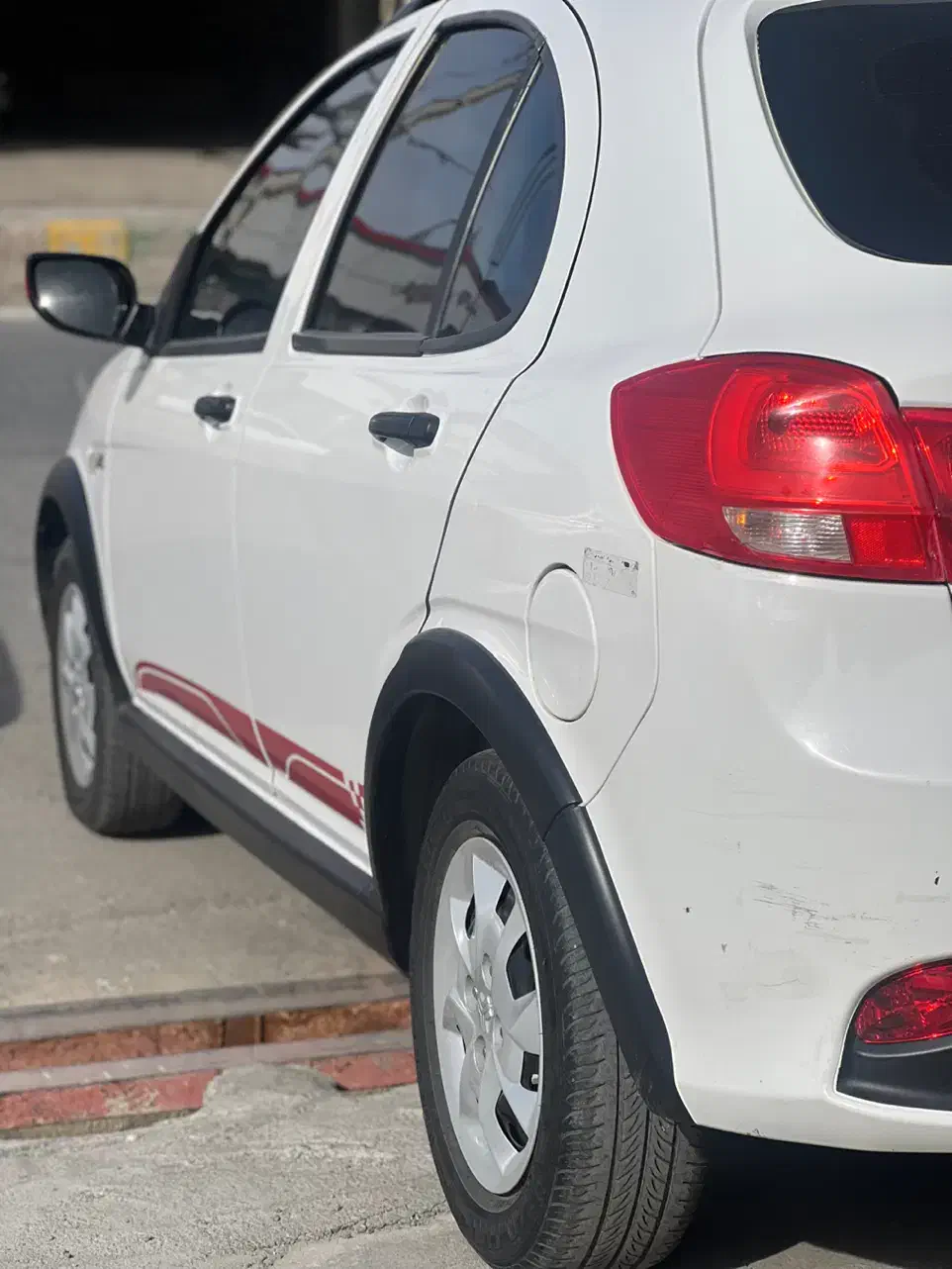 کوییک مدل 1402 سفید قرمز|خودرو سواری و وانت|زاهدان, |دیوار