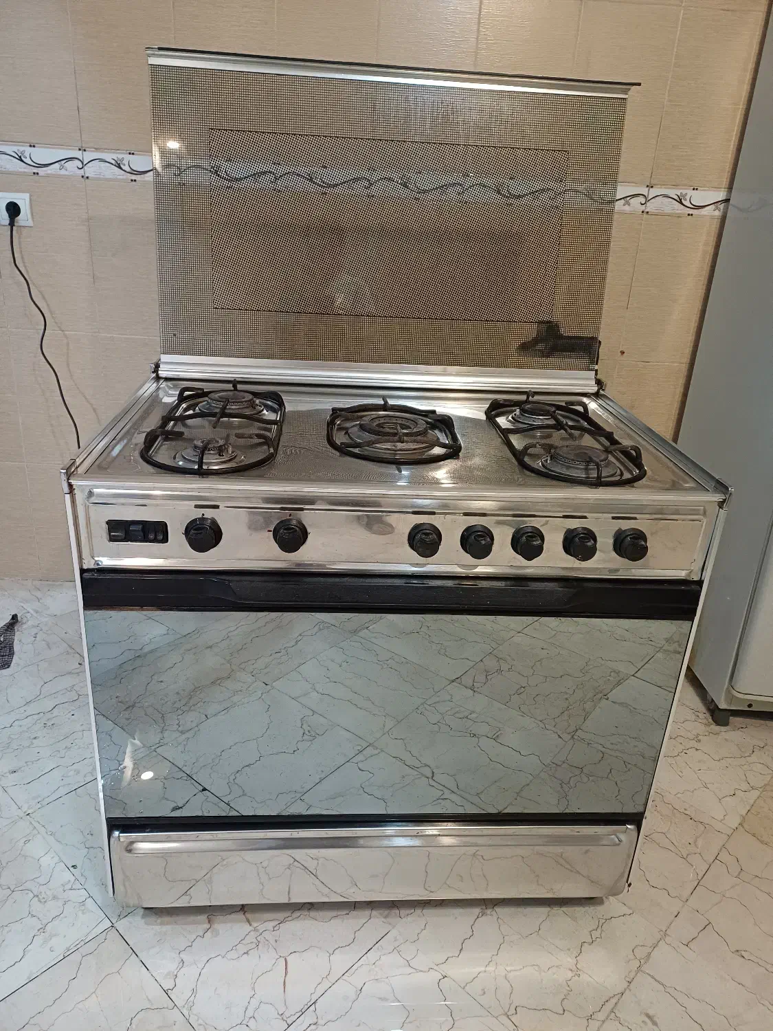 گاز فر دار در حد نو|اجاق گاز و لوازم برقی پخت‌وپز|تهران, سازمان آب|دیوار