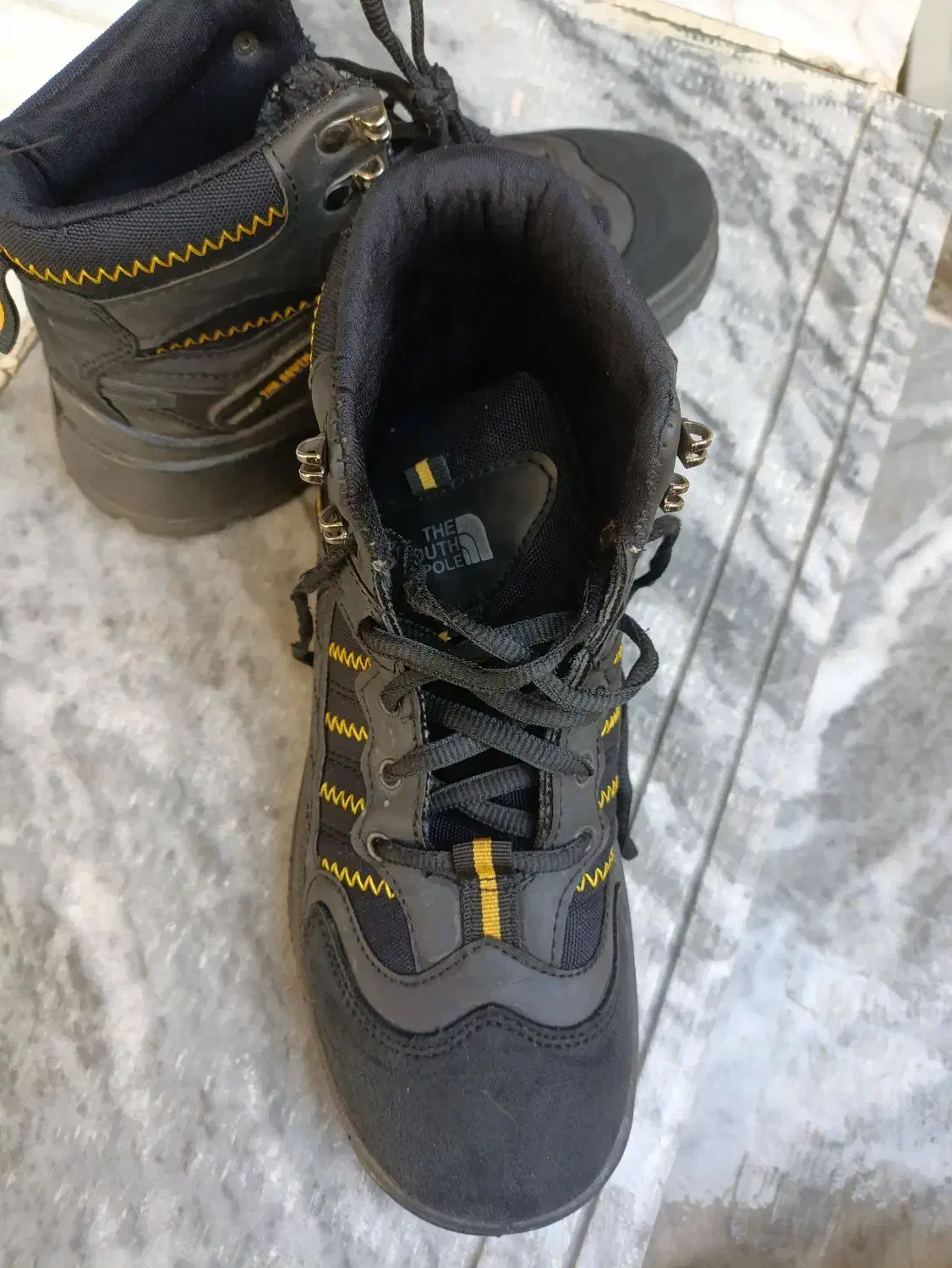 نیم بوت|کیف، کفش، کمربند|بروجرد, |دیوار