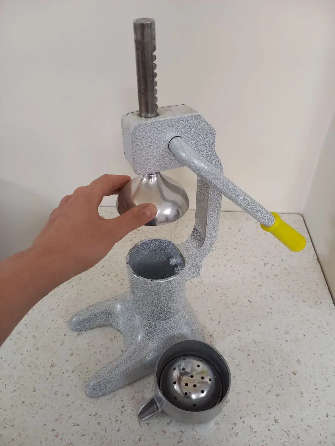 آبمیوه گیری دستی|آبمیوهگیر و آبمرکباتگیر|پیشوا, |دیوار