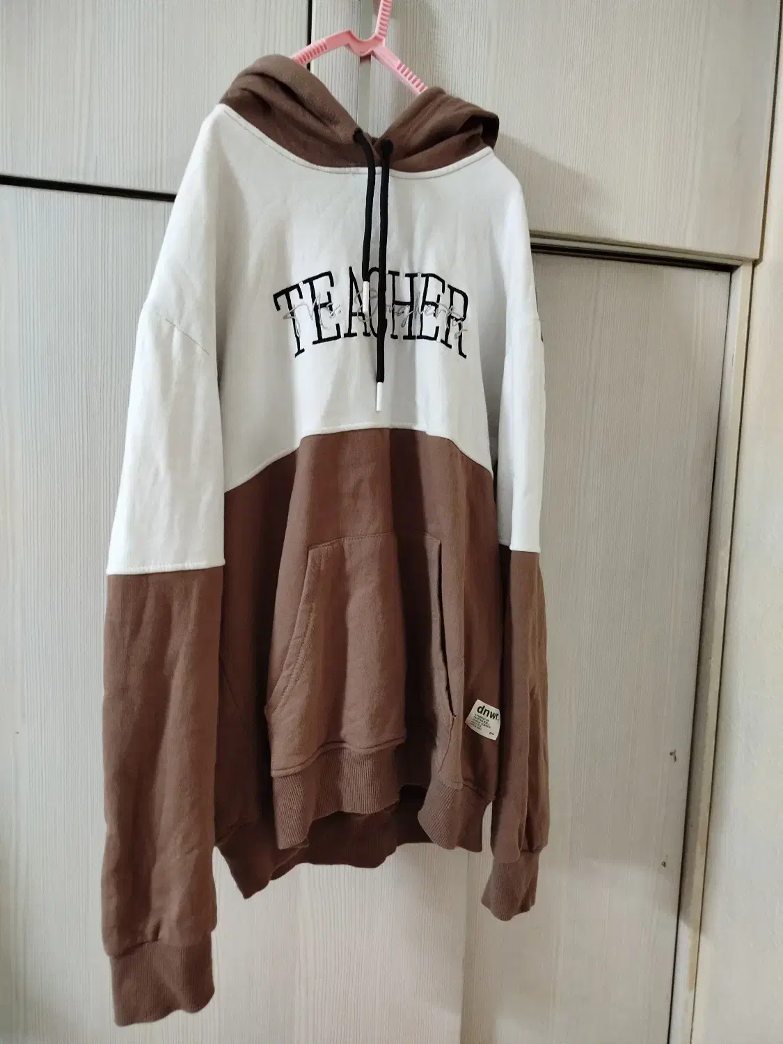 لباس زنانه|لباس|شاهین‌شهر, فدک|دیوار