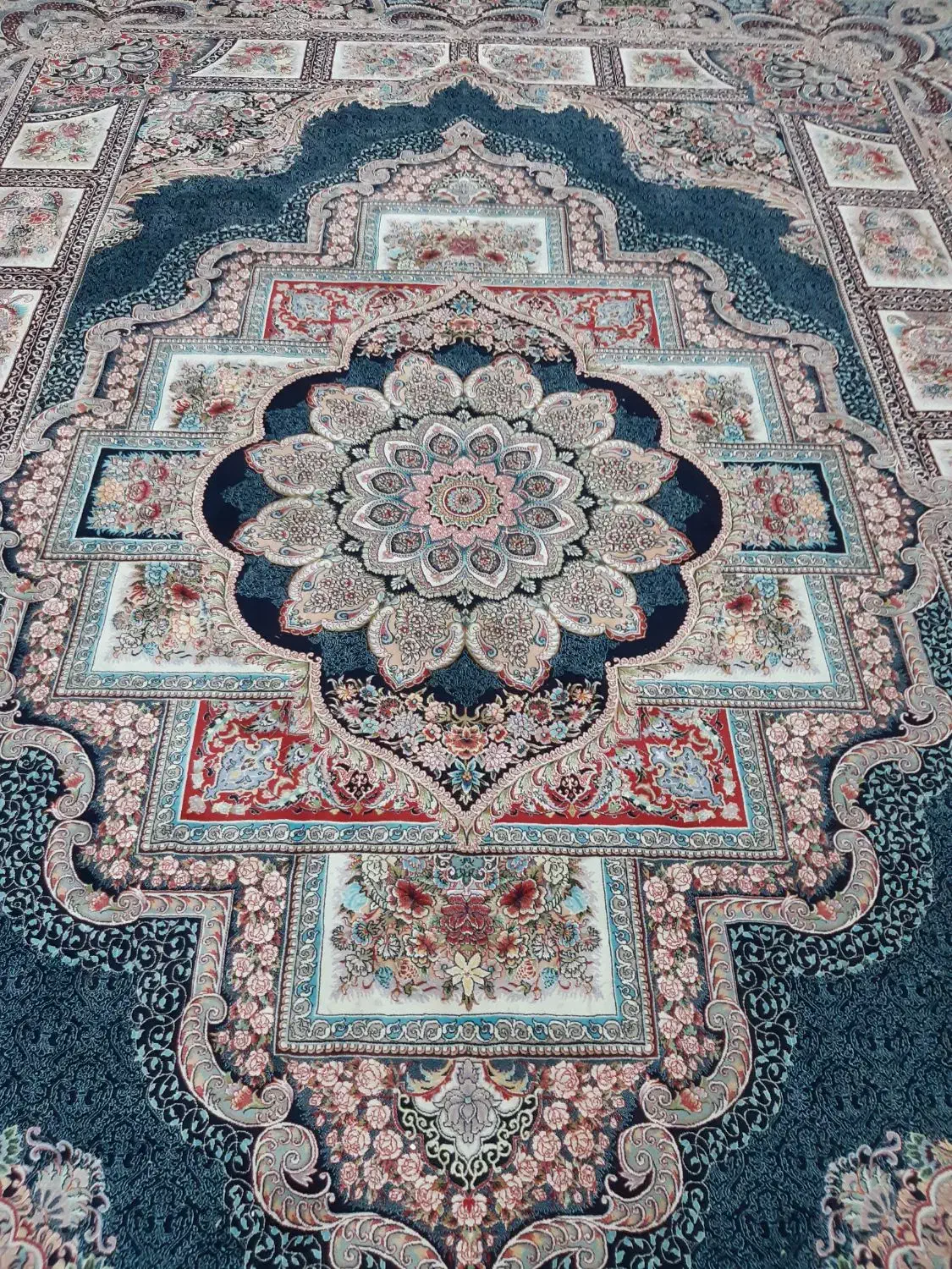 فرش نگین مهستان کاشان سالم ۱۲۰۰ شانه ۳۶۰۰ تراکم|فرش|رودهن, |دیوار