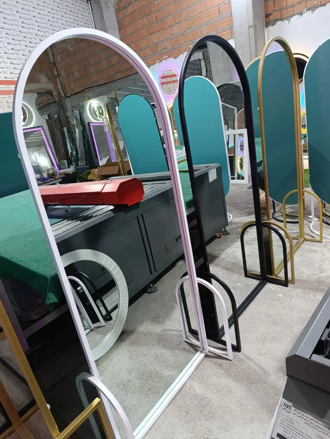 آینه ایستاده قابدار فلزی و چوبی|آینه|ارومیه, |دیوار