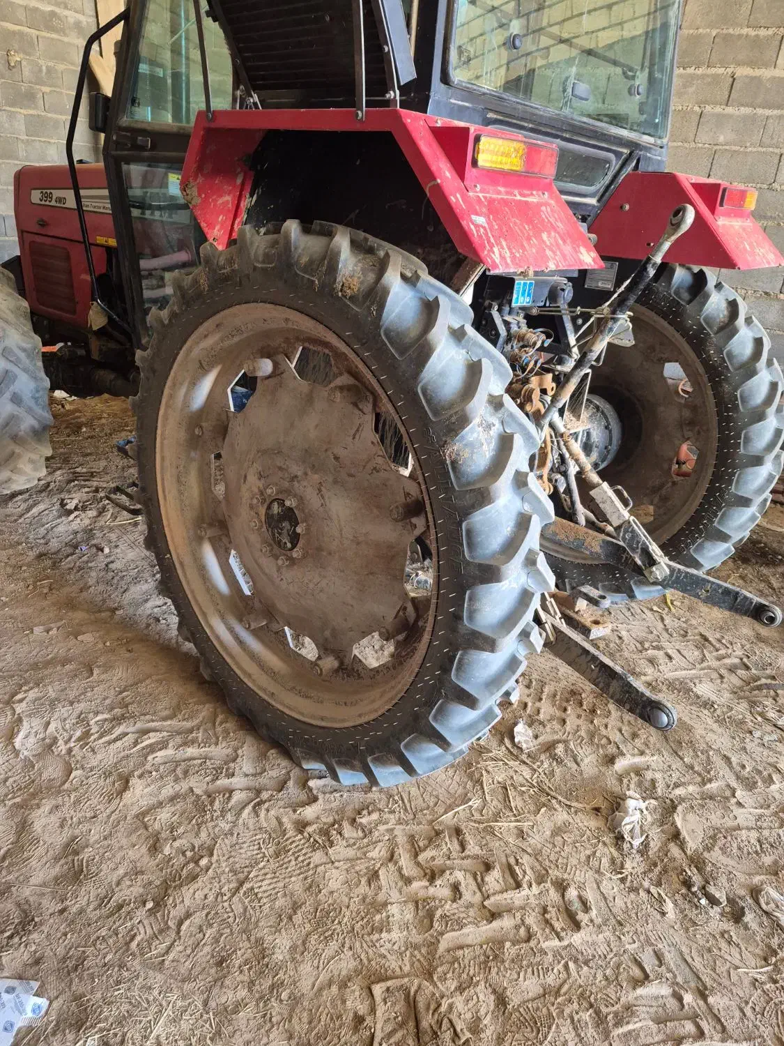 یک جفت لاستیک باریک سایز 44نونو|قطعات یدکی و لوازم جانبی|الیگودرز, |دیوار