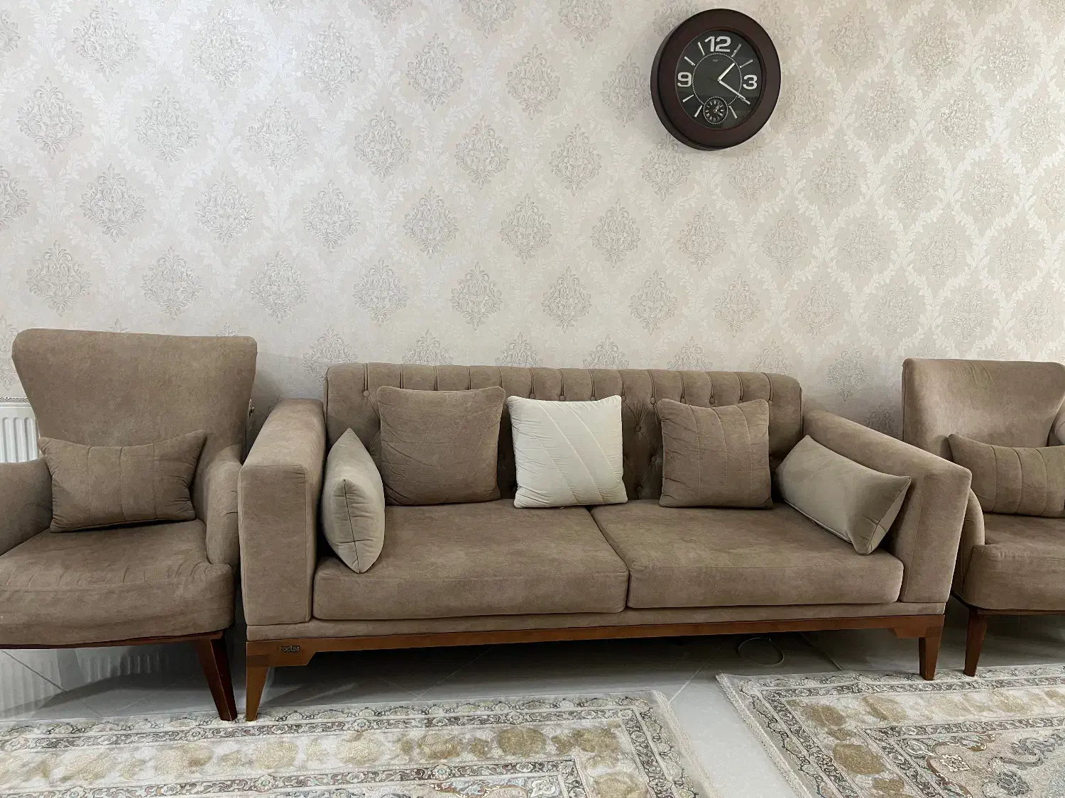 مبلمان راحتی ۵ نفره در حد نو|مبلمان خانگی و میز عسلی|جلفا, |دیوار