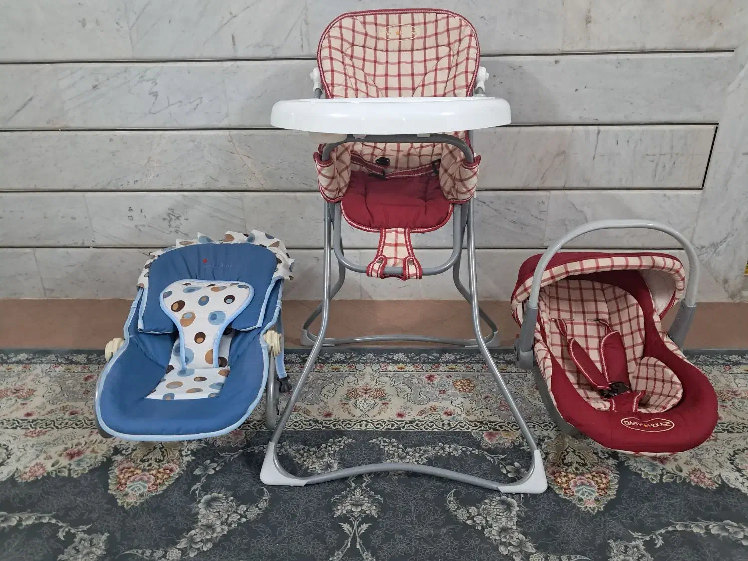 میز غذا و دو عدد کرییر|اسباب و اثاث بچه|فلاورجان, |دیوار