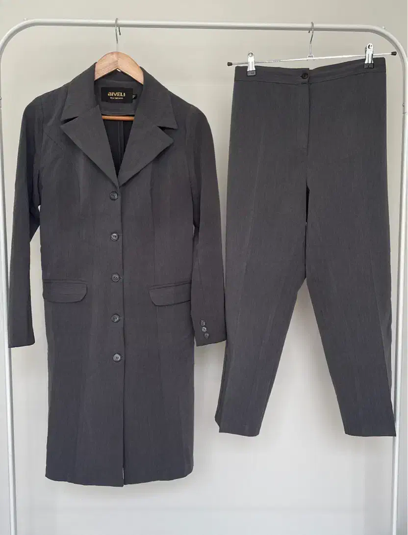 مانتو شلوار اداری(پرداخت امن نداریم)|لباس|شیراز, دکتر حسابی|دیوار