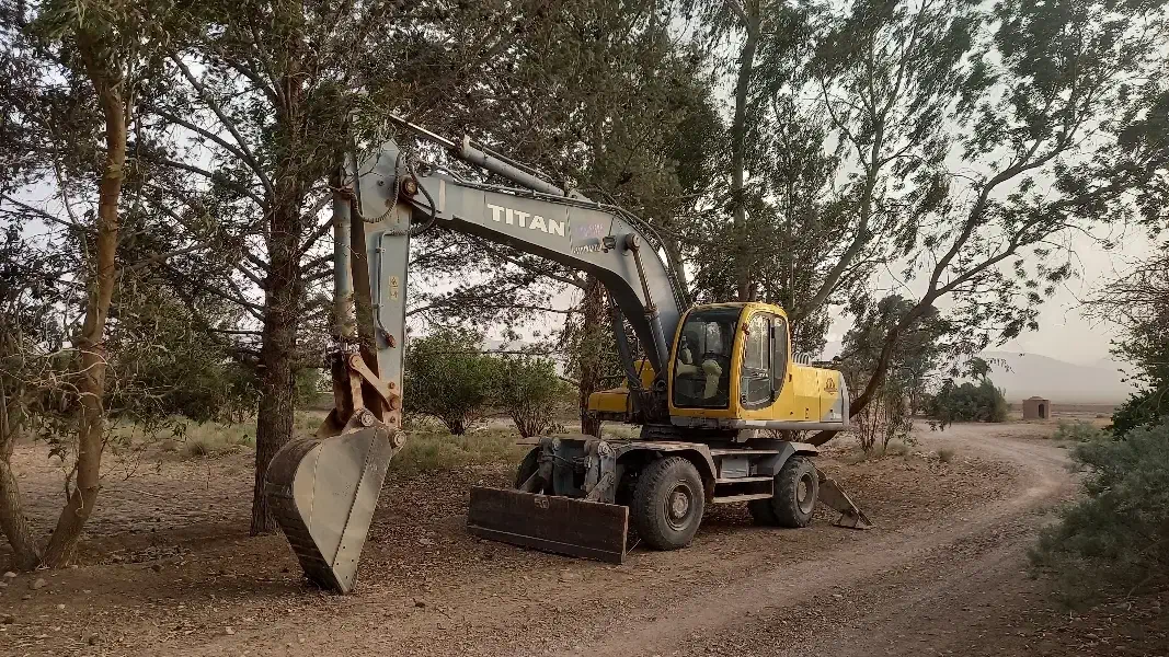 بیل لاستیکی تیتان|خودرو سنگین|کرمان, |دیوار