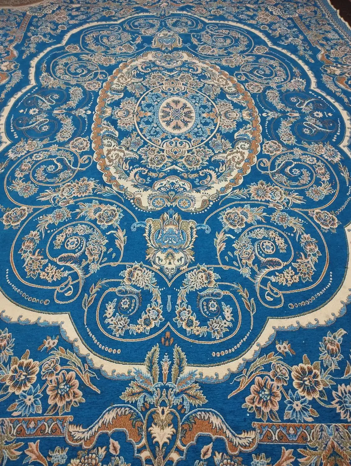 روفرشی|روفرشی|قرچک, زیبا شهر|دیوار