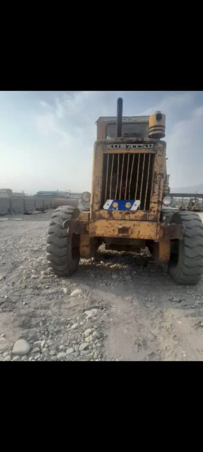 گریدر کوماتسو ۷۰۵ r2|خودرو سنگین|جیرفت, |دیوار