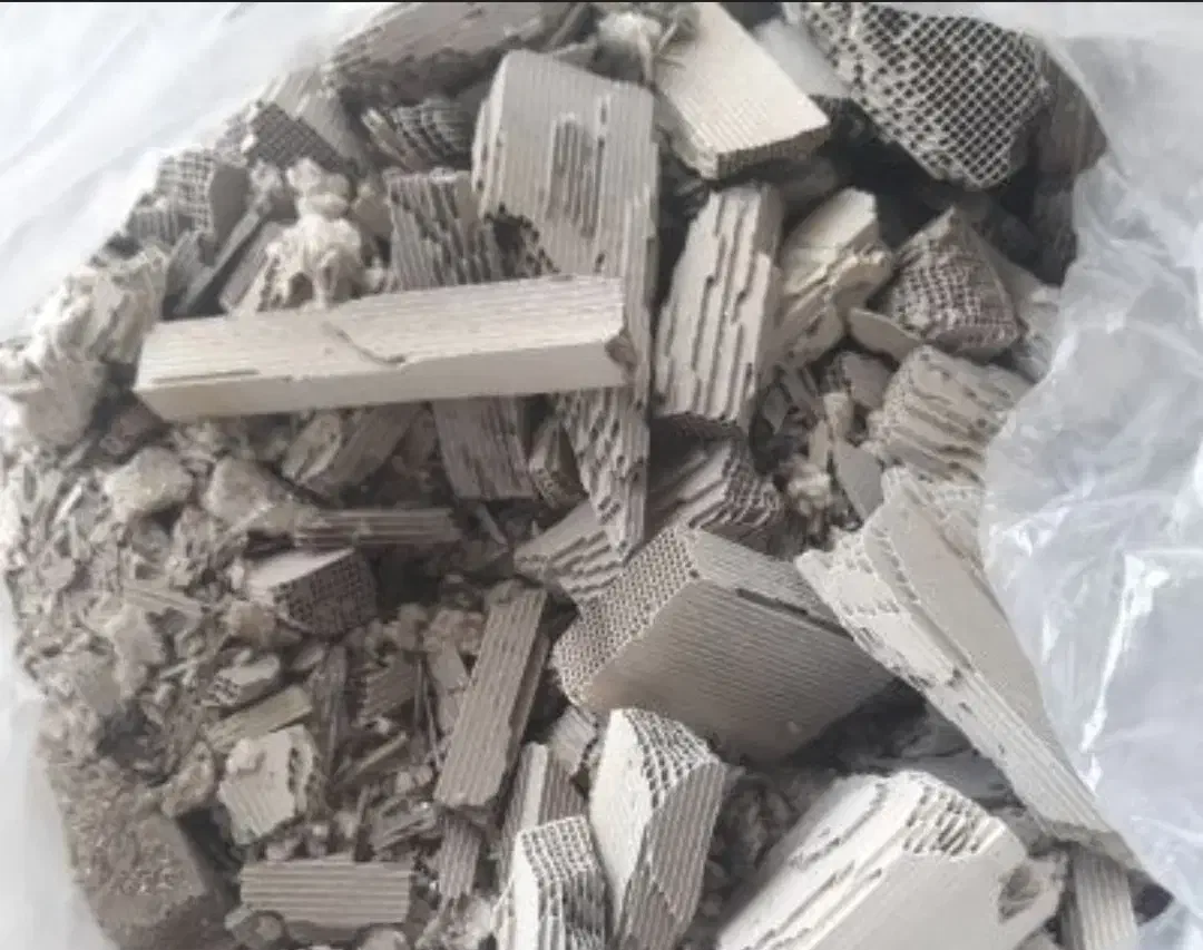 کاتالیزور و خاک کاتالیزور|قطعات یدکی و لوازم جانبی|اصفهان, میرعماد|دیوار