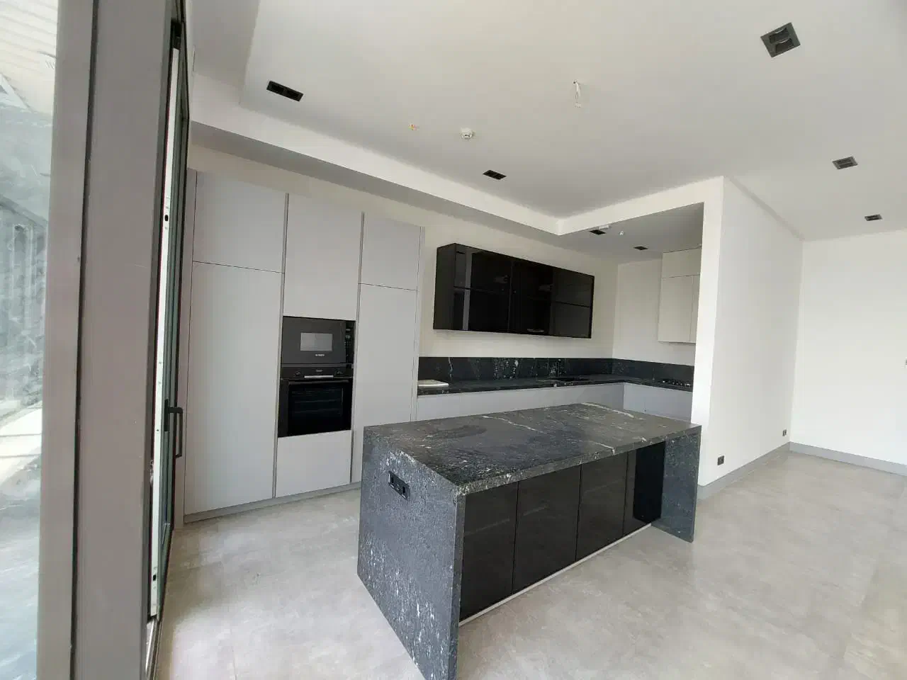 ۱۸۰ مترکلید نخورده/تکواحدی/۲پارکینگ/کلید نزد املاک|فروش آپارتمان|تهران, زعفرانیه|دیوار