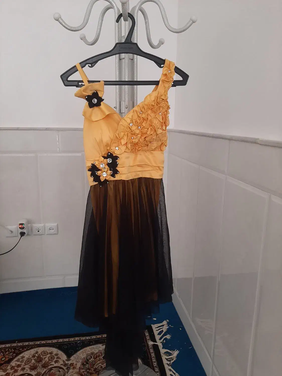 لباس|لباس|قم, شهر قائم|دیوار