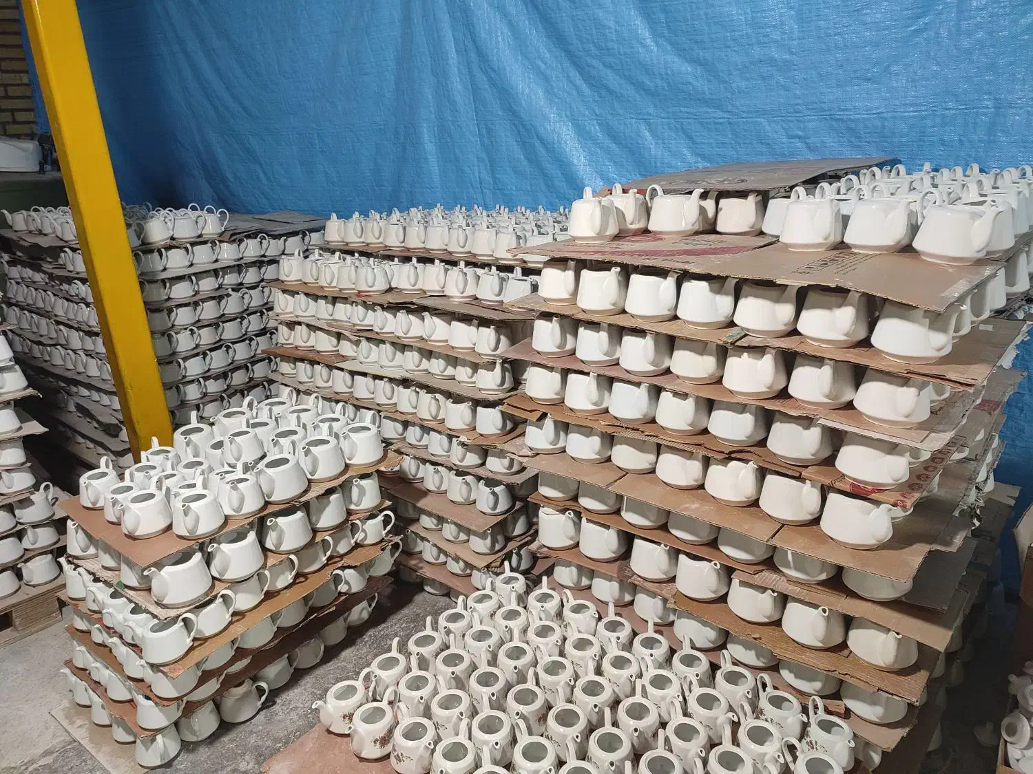 قوری درجه ۱ و ۲|قوری، کتری، قهوهساز دستی|سمنان, |دیوار