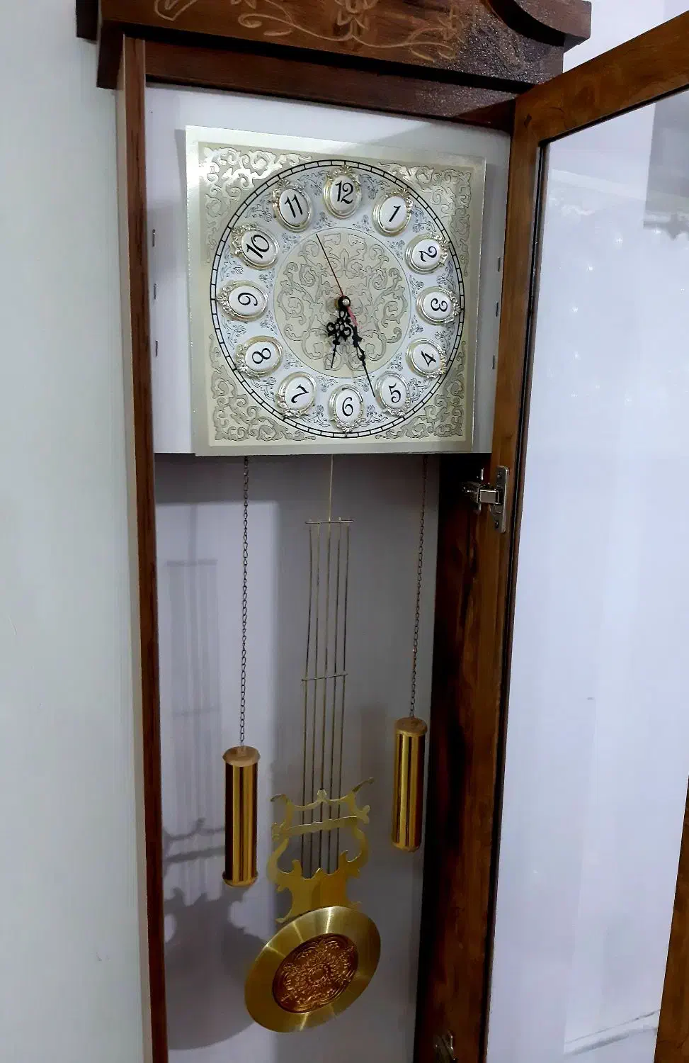 ساعت ایستاده به فروش میرسد...|ساعت دیواری و تزئینی|کرج, حسن آباد|دیوار