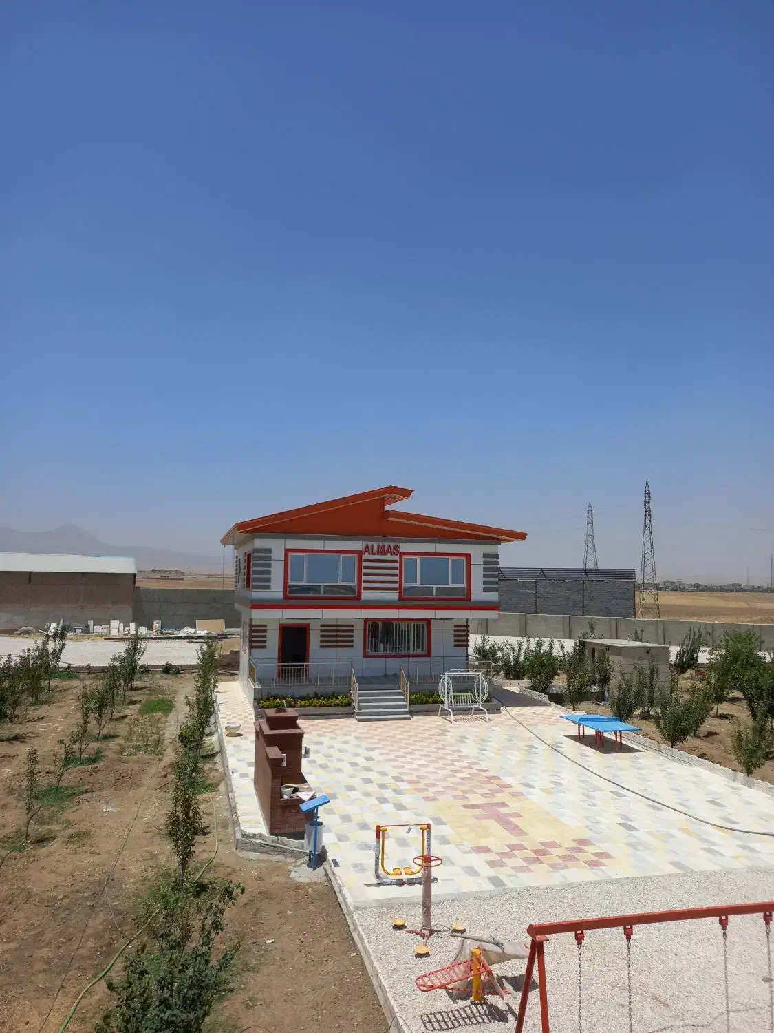 نصب واجرای انواع شیروانی|خدمات پیشه و مهارت|همدان, |دیوار