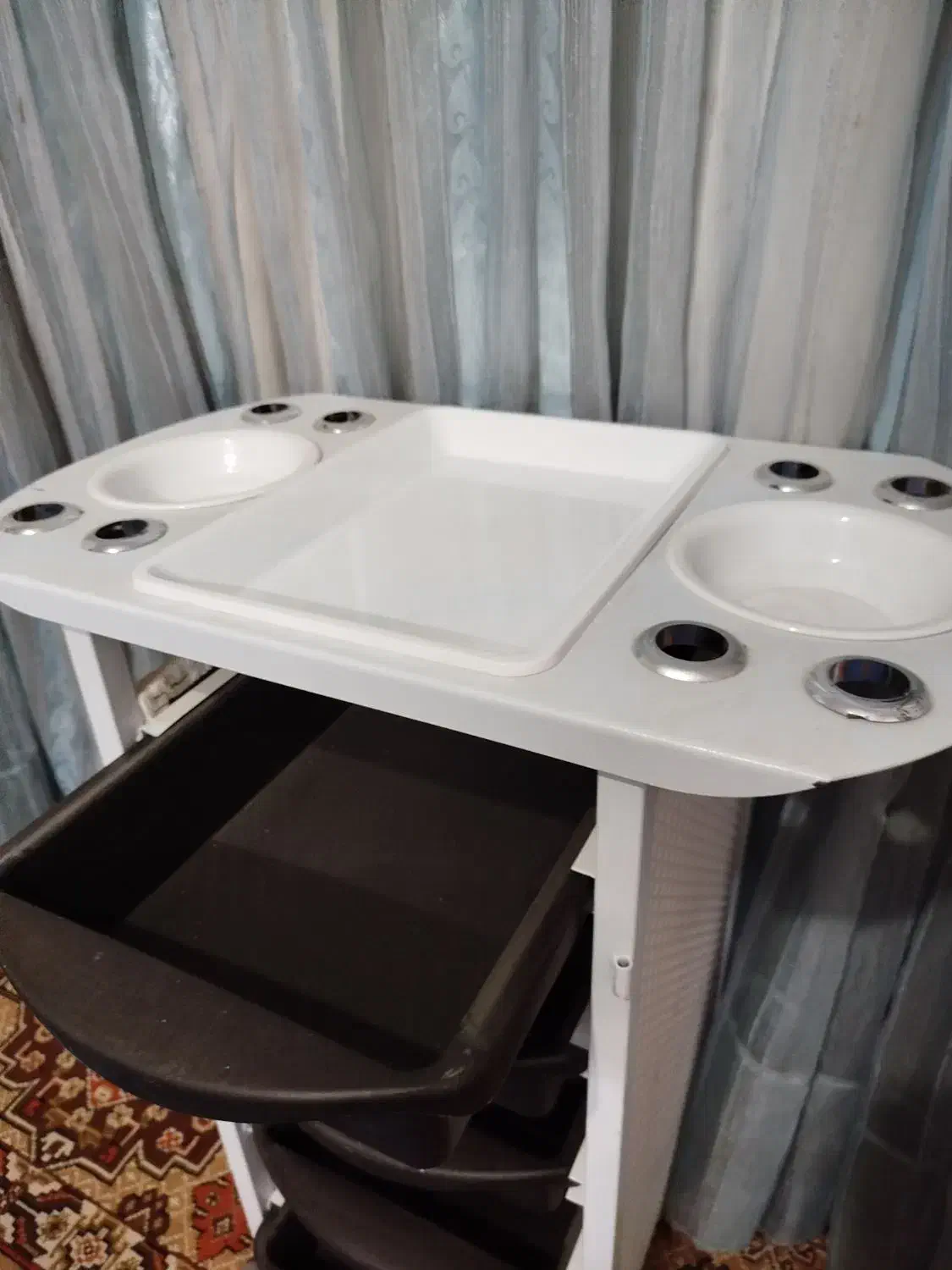 میز مانیکور|آرایشگاه و سالن‌های زیبایی|بجنورد, |دیوار