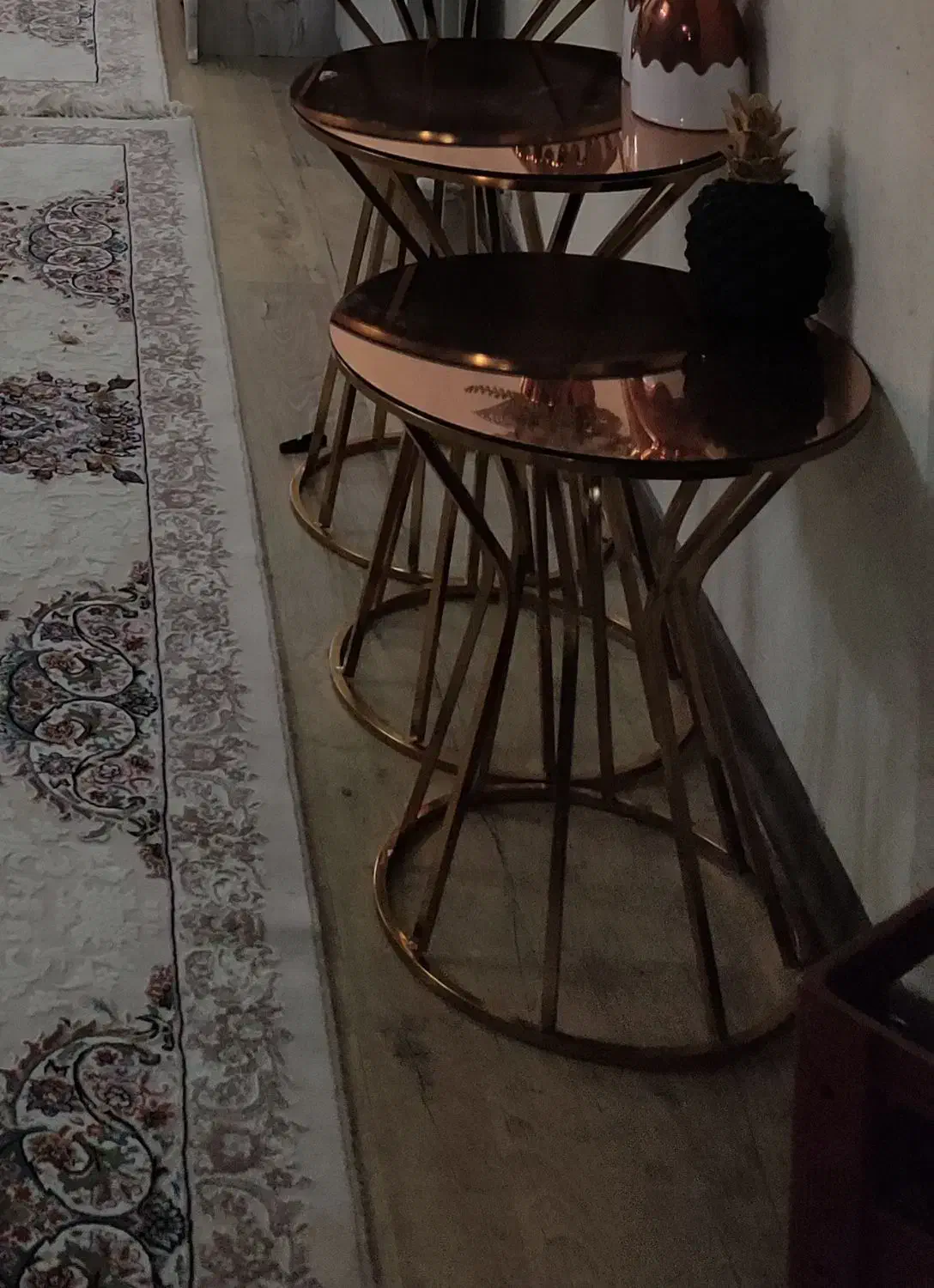 میز|مبلمان خانگی و میز عسلی|نیشابور, کوی یغما|دیوار