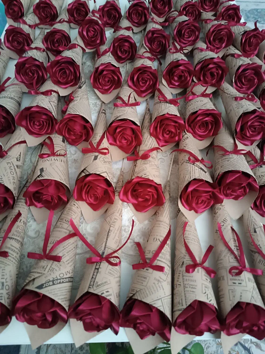 شاخه گل رز ساتن|گل مصنوعی|قم, شاه سید علی|دیوار