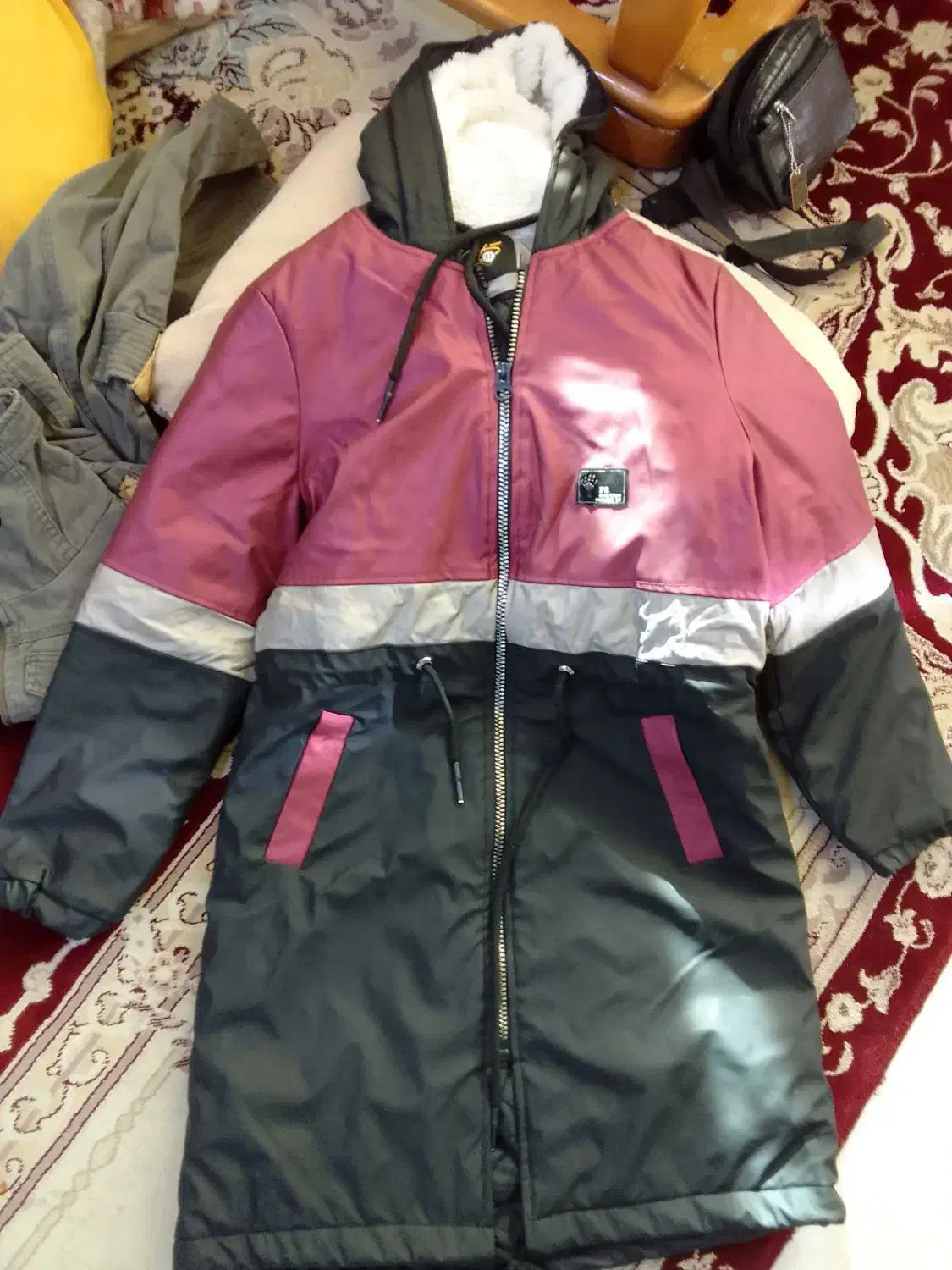 بارانی زنانه|لباس|بومهن, |دیوار