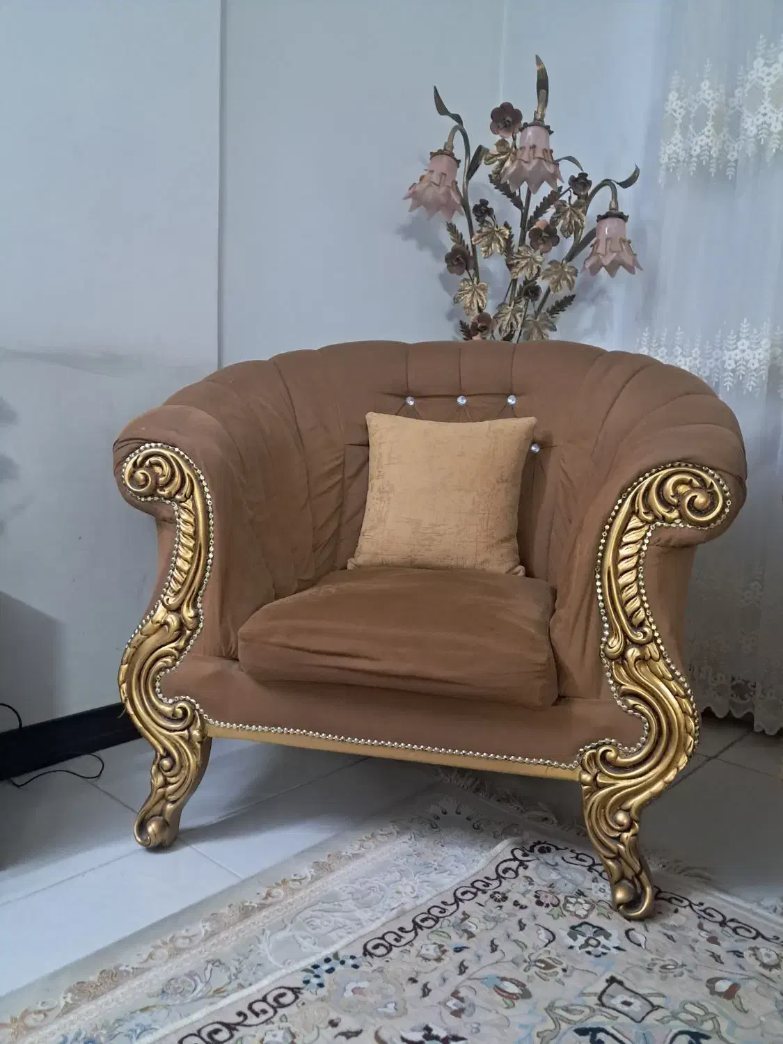 مبل ۷ نفره و میز وسط|مبلمان خانگی و میز عسلی|شیراز, نصر|دیوار