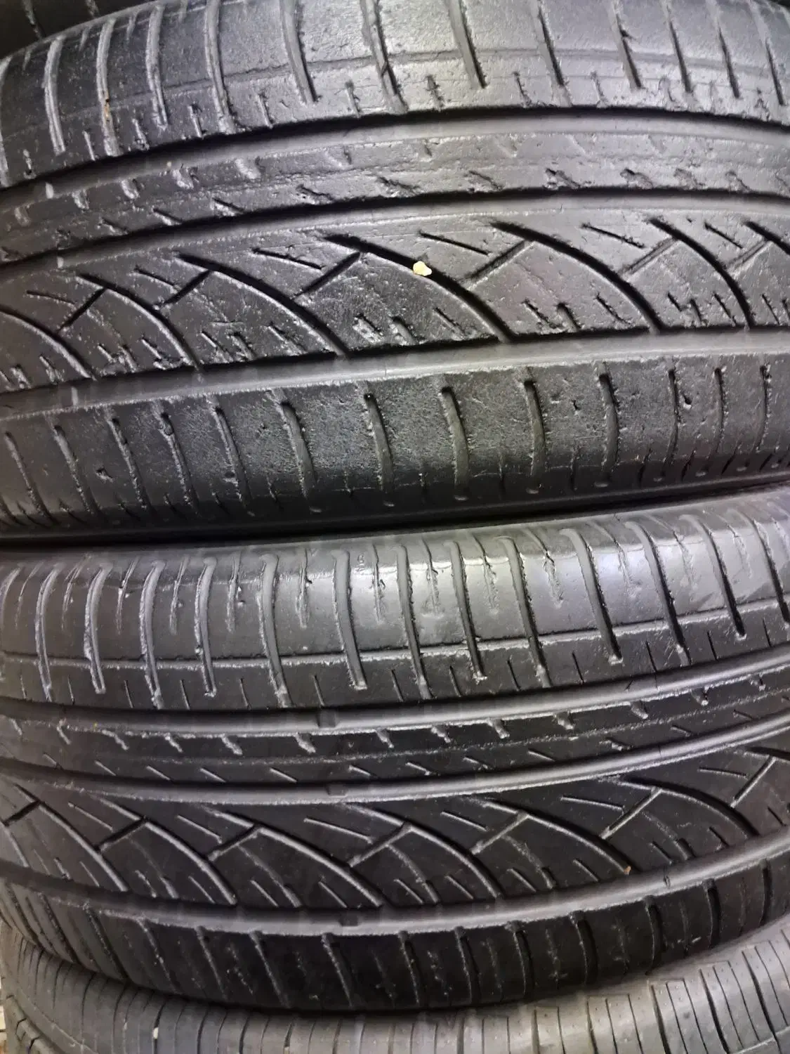 لاستیک 16 55 205 استوک سالم میخای زنگ بزن|قطعات یدکی و لوازم جانبی|محمدشهر, محمدشهر|دیوار