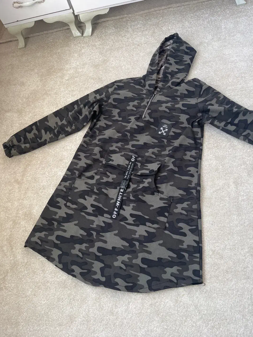 هودی|لباس|مهاجران, |دیوار