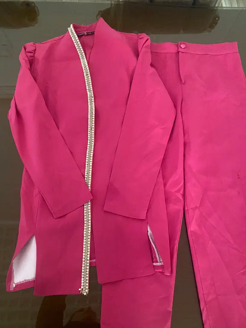 لباس|لباس|پارس‌آباد, |دیوار