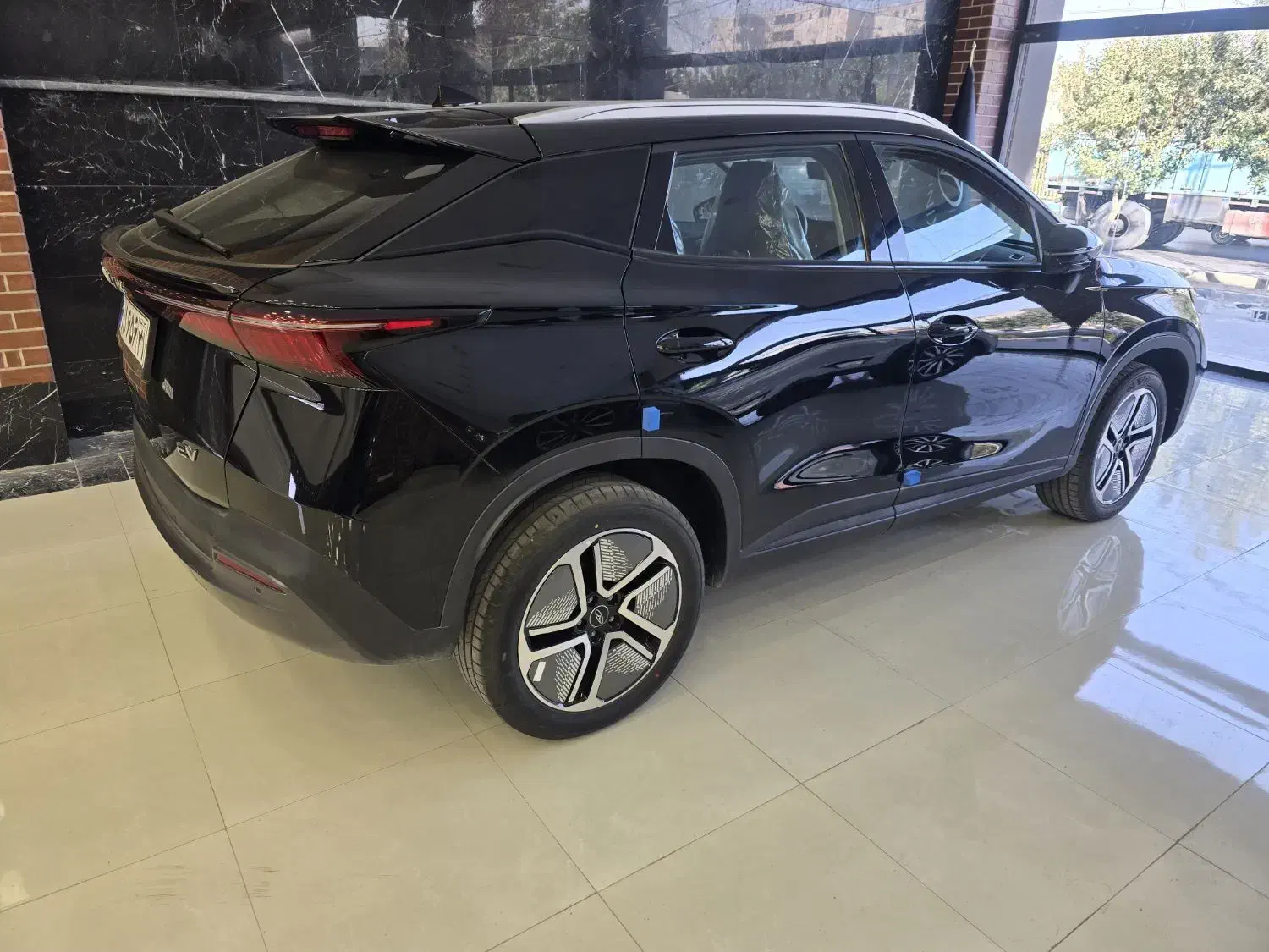 فونیکس افیکس|خودرو سواری و وانت|اندیشه, اندیشه فاز ۳|دیوار