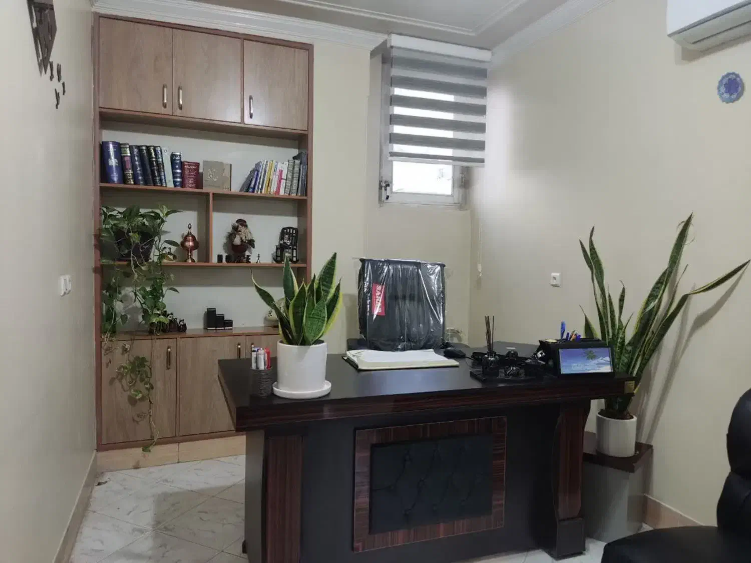 اجاره ساعتی ، روزانه و ماهانه دفتر کار|اجارهٔ کوتاهمدت دفتر کار و فضای آموزشی|اصفهان, رزمندگان|دیوار