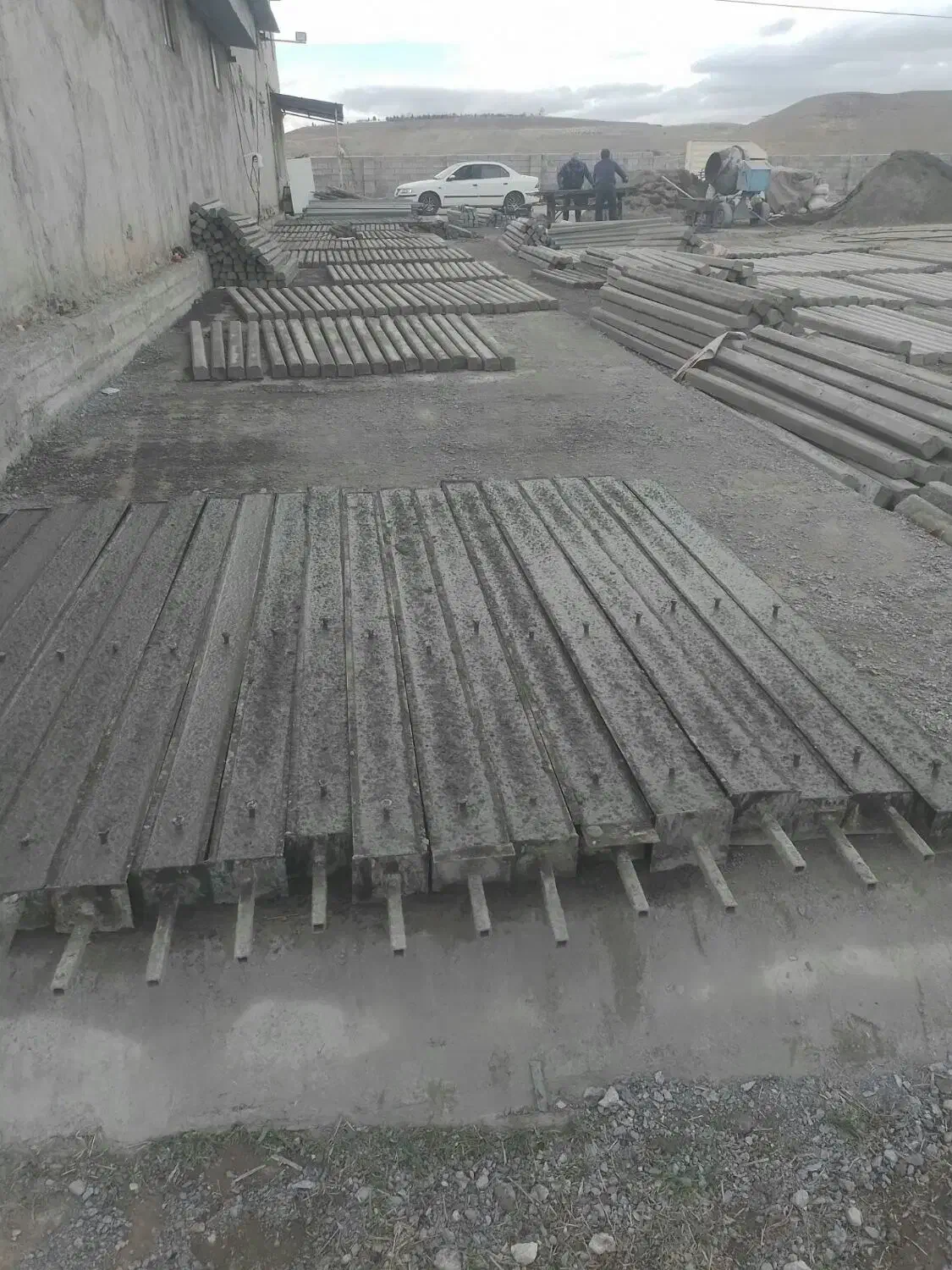 تیرچه بتنی وپایه فنس|مصالح و تجهیزات ساختمان|مشگین شهر, |دیوار