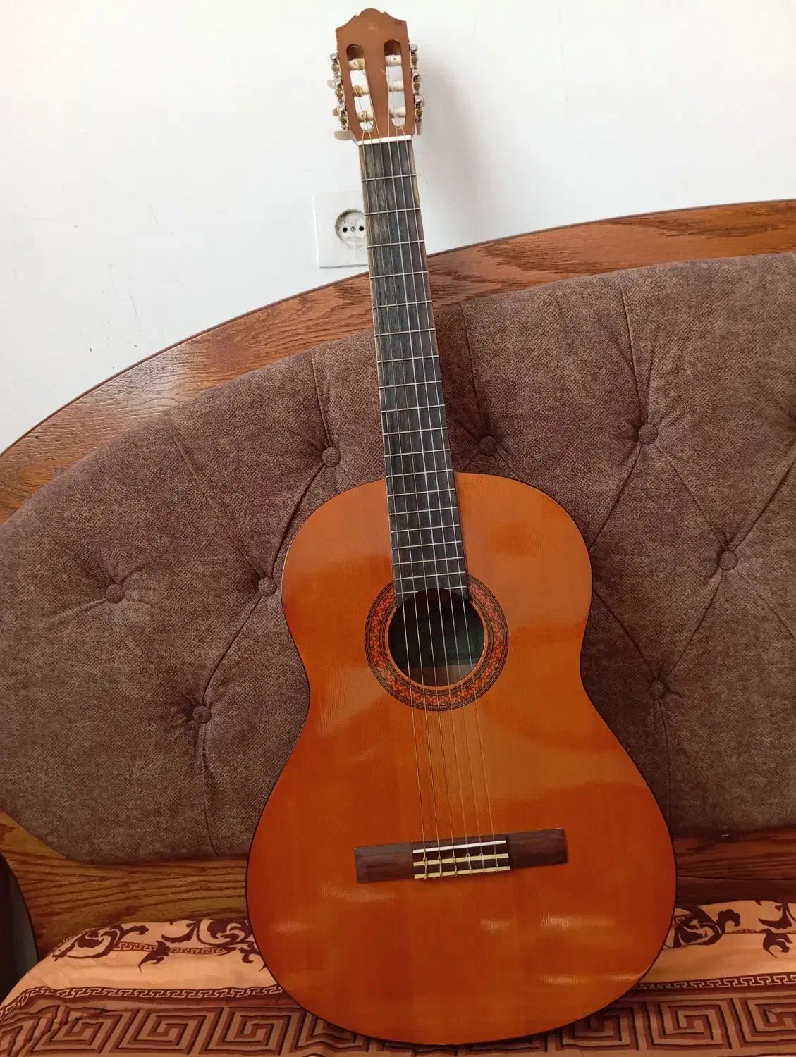 گیتار یاماهاc40|گیتار، بیس، امپلیفایر|مریوان, |دیوار