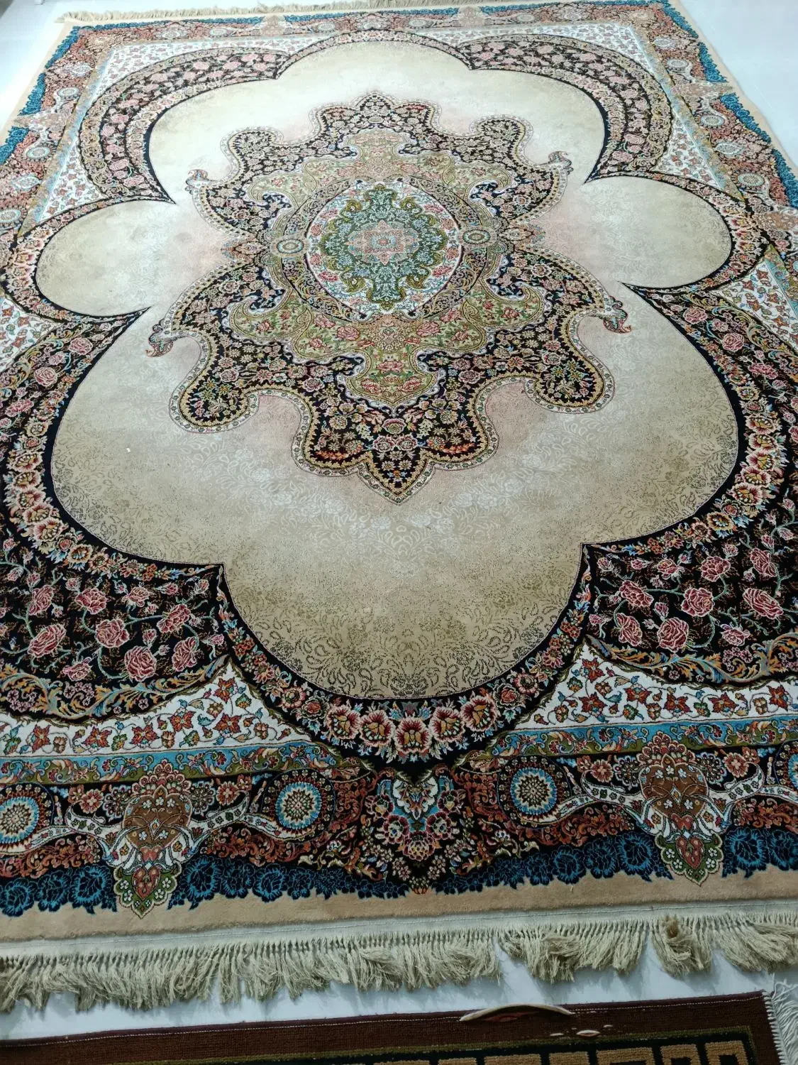 فرش|فرش|شیراز, سرو|دیوار