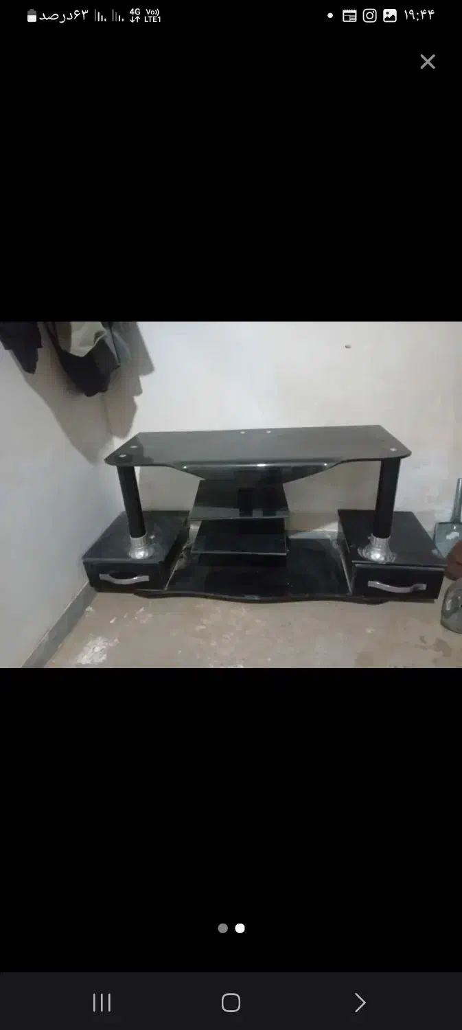 میز تلویزیون و دو عدد تلویزیون قدیمی|میز تلویزیون|قوچان, |دیوار