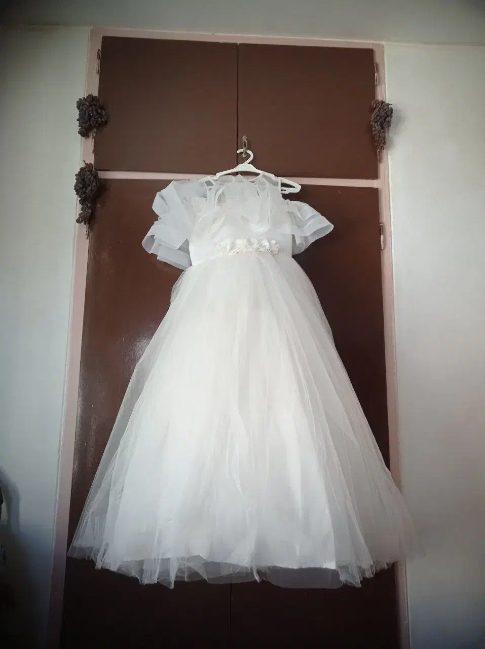 لباس مجلسی|لباس|مهاجران, |دیوار