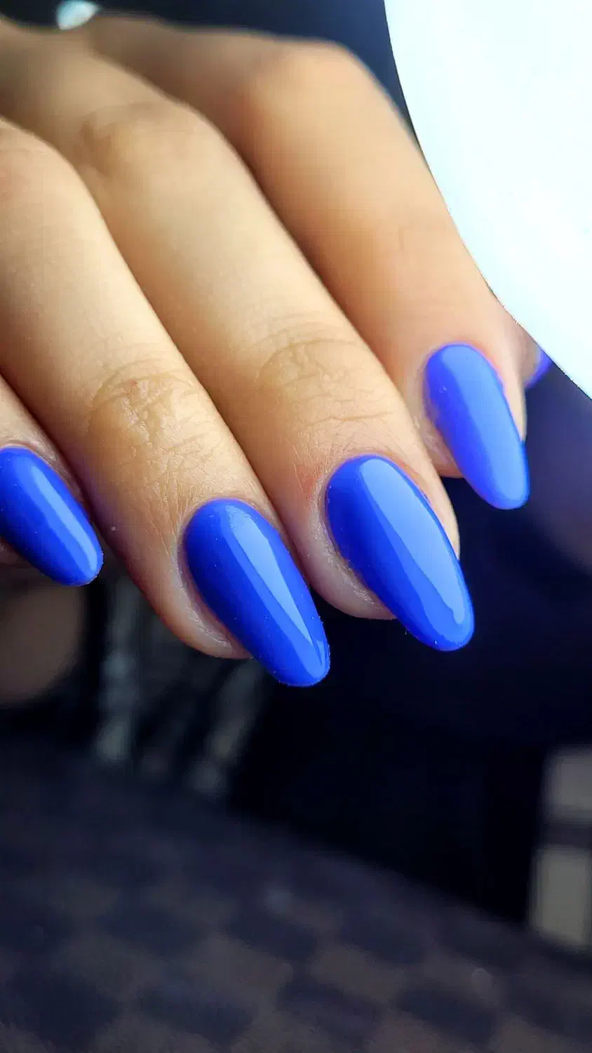 خدمات و آموزش کاشت ناخنبه صورت حرفه ای|خدمات آرایشگری و زیبایی|الیگودرز, |دیوار