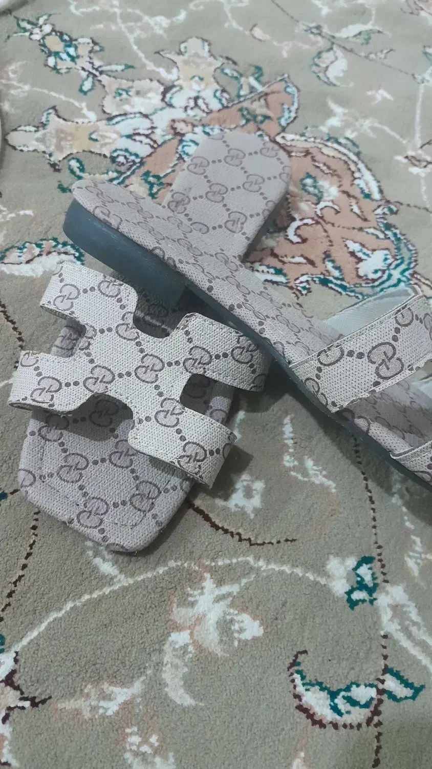 صندل رو فرشی و بیرونی فقط و فقط ۱۱۰ هزارتومان|کیف، کفش، کمربند|بروجرد, |دیوار