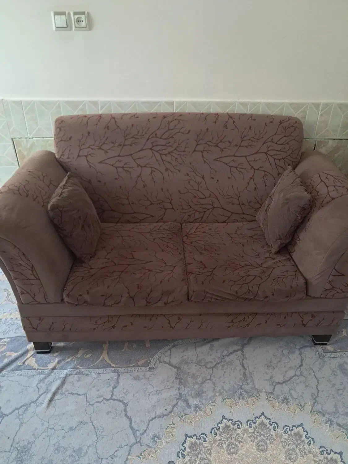 مبل ۷نفره تمیز با جلو مبلی وعسلی ها باقیمت عالی|مبلمان خانگی و میز عسلی|فارسان, |دیوار