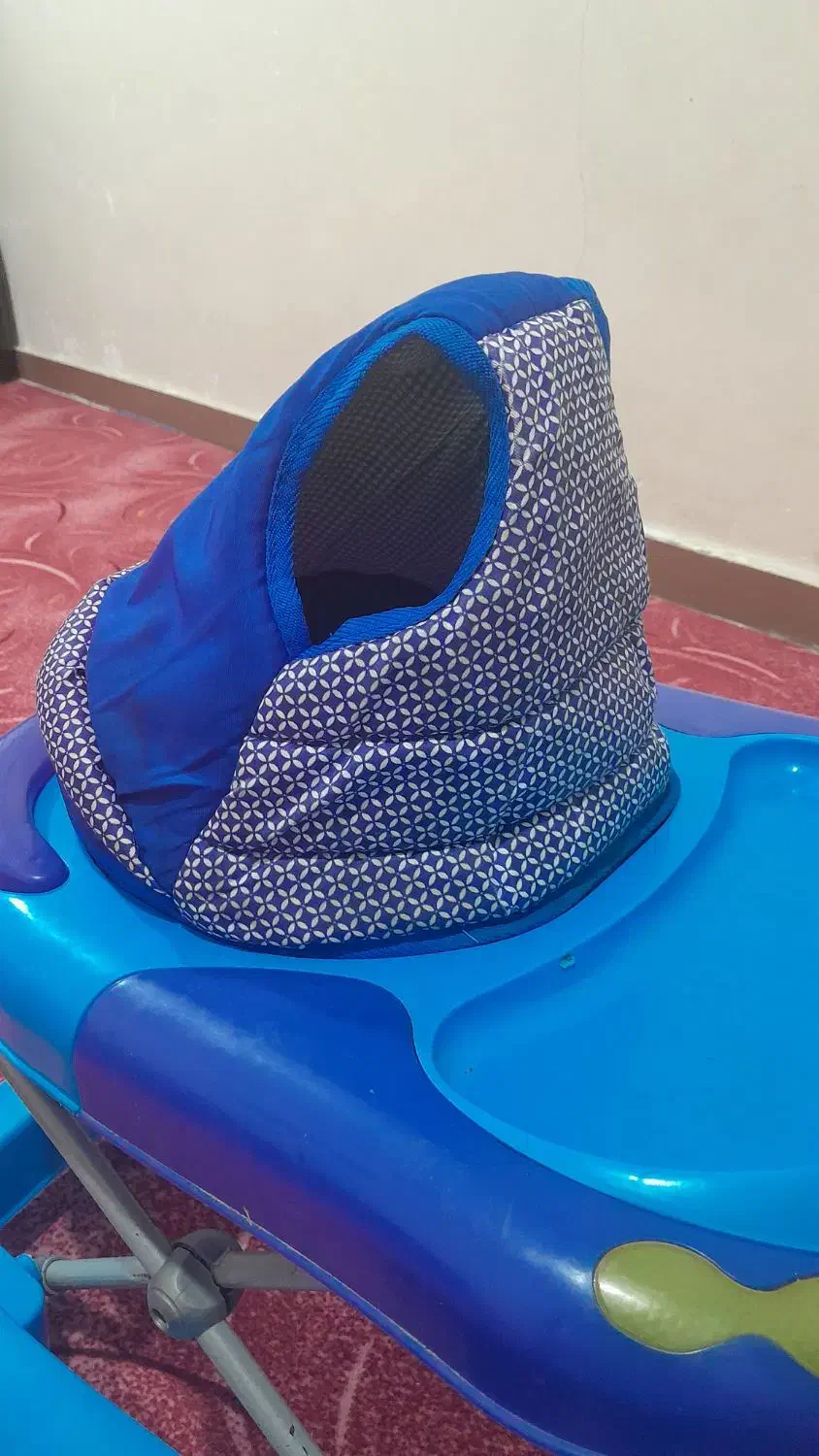 روروک و نی نی لالا|کالسکه و لوازم جانبی|باغ ملک, |دیوار