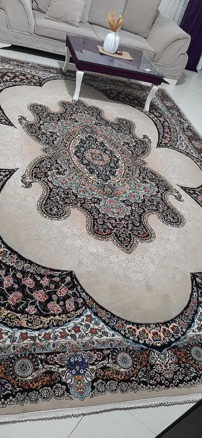 ۷۰۰ شانه ۲۷۰۰ تراکم تمام نخ|فرش|قرچک, میرزائی شمالی|دیوار