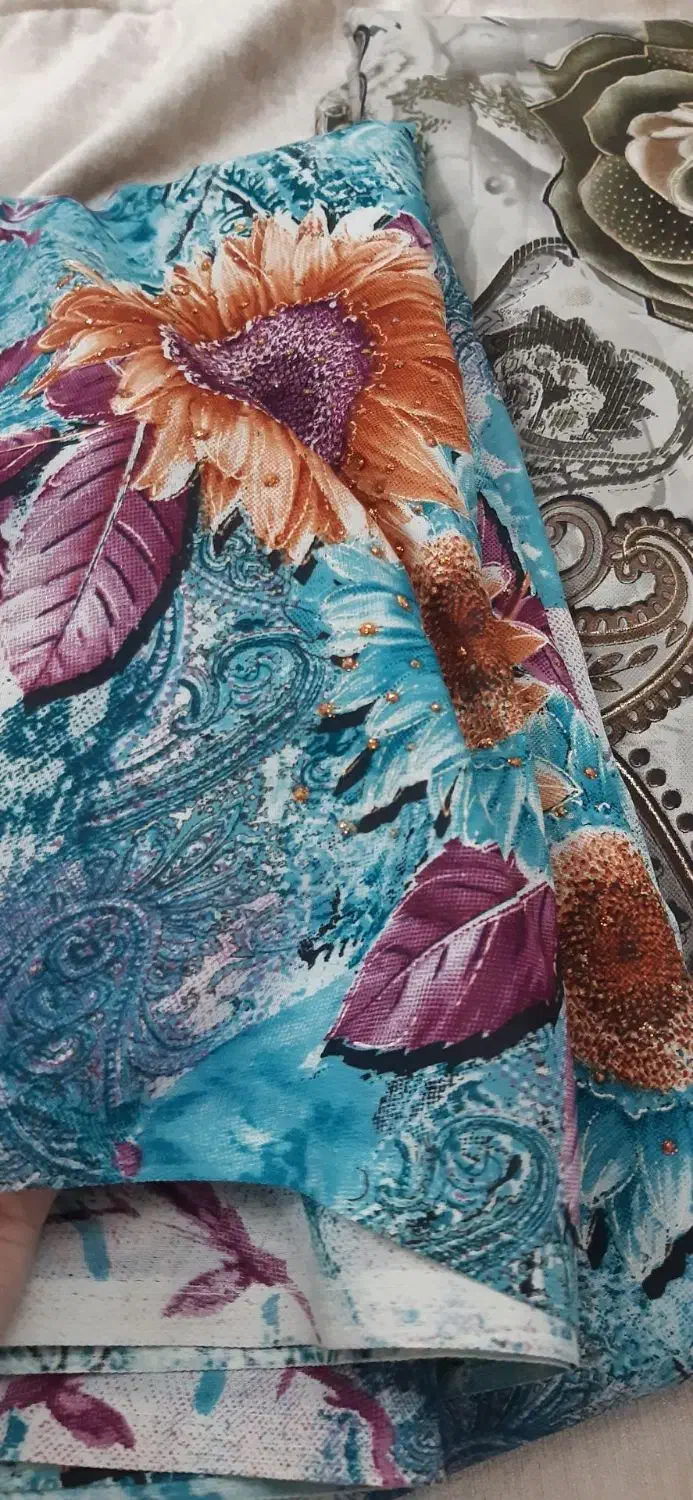 پارچه چادری|لباس|اهر, |دیوار