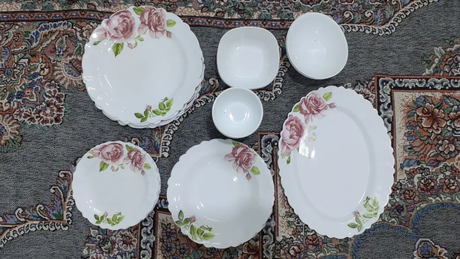 تعدادی لوازم اشپزخانه مناسب کادویی|ظروف سرو و پذیرایی|مشهد, رده|دیوار