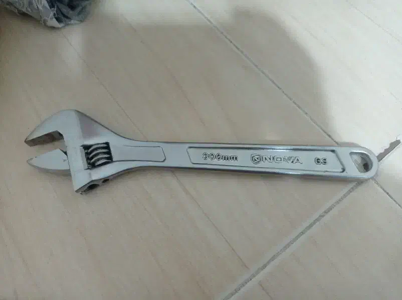 آچار فرانس|ابزارآلات|کرج, کوی گلها|دیوار