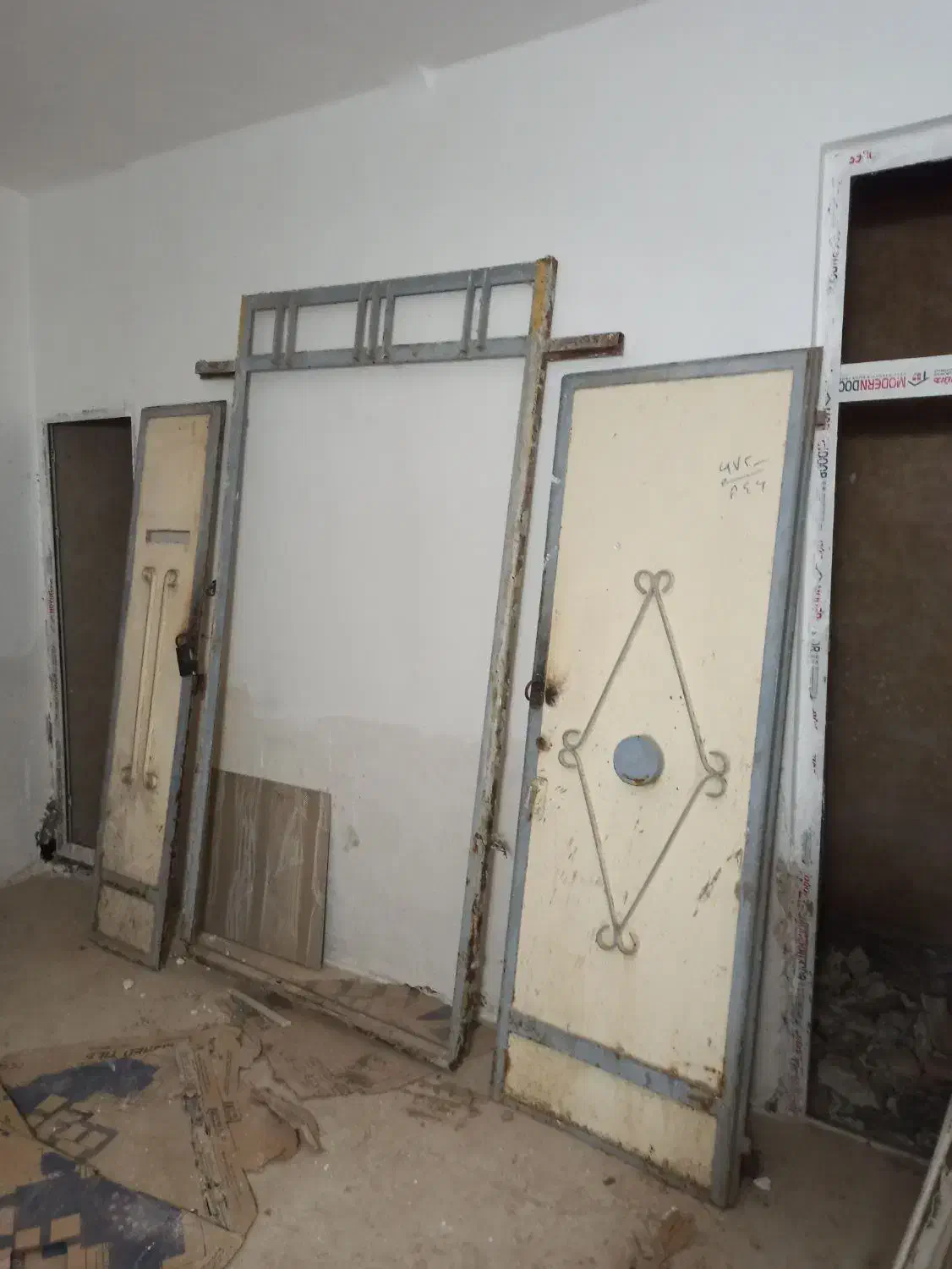 درب پنجره اهنی|حراج|مشهد, شهید علی محمدی|دیوار