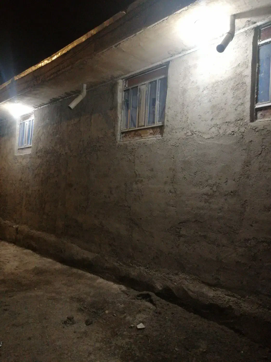 پلاستر زنی رنگ کاری ساختمان رنگ  در پنجره|خدمات پیشه و مهارت|لردگان, |دیوار