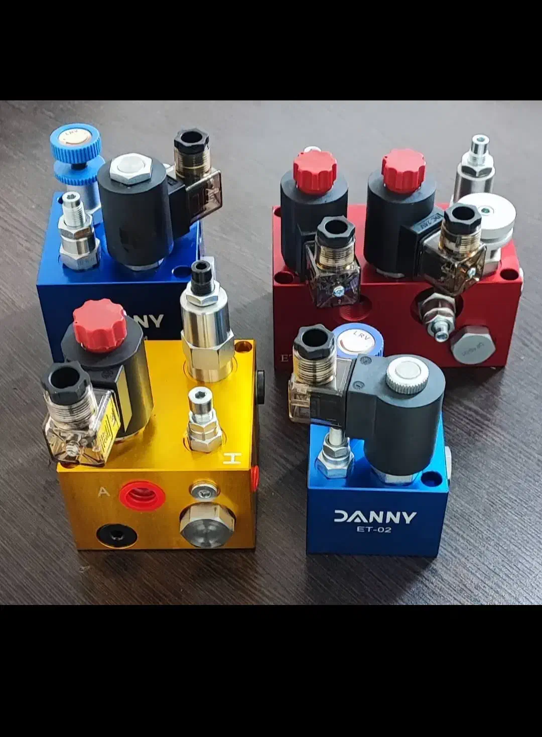 مرکزفروش  ریل   قطعات  آسانسور  بالابر هیدرولیک جک|خدمات پیشه و مهارت|ساری, |دیوار