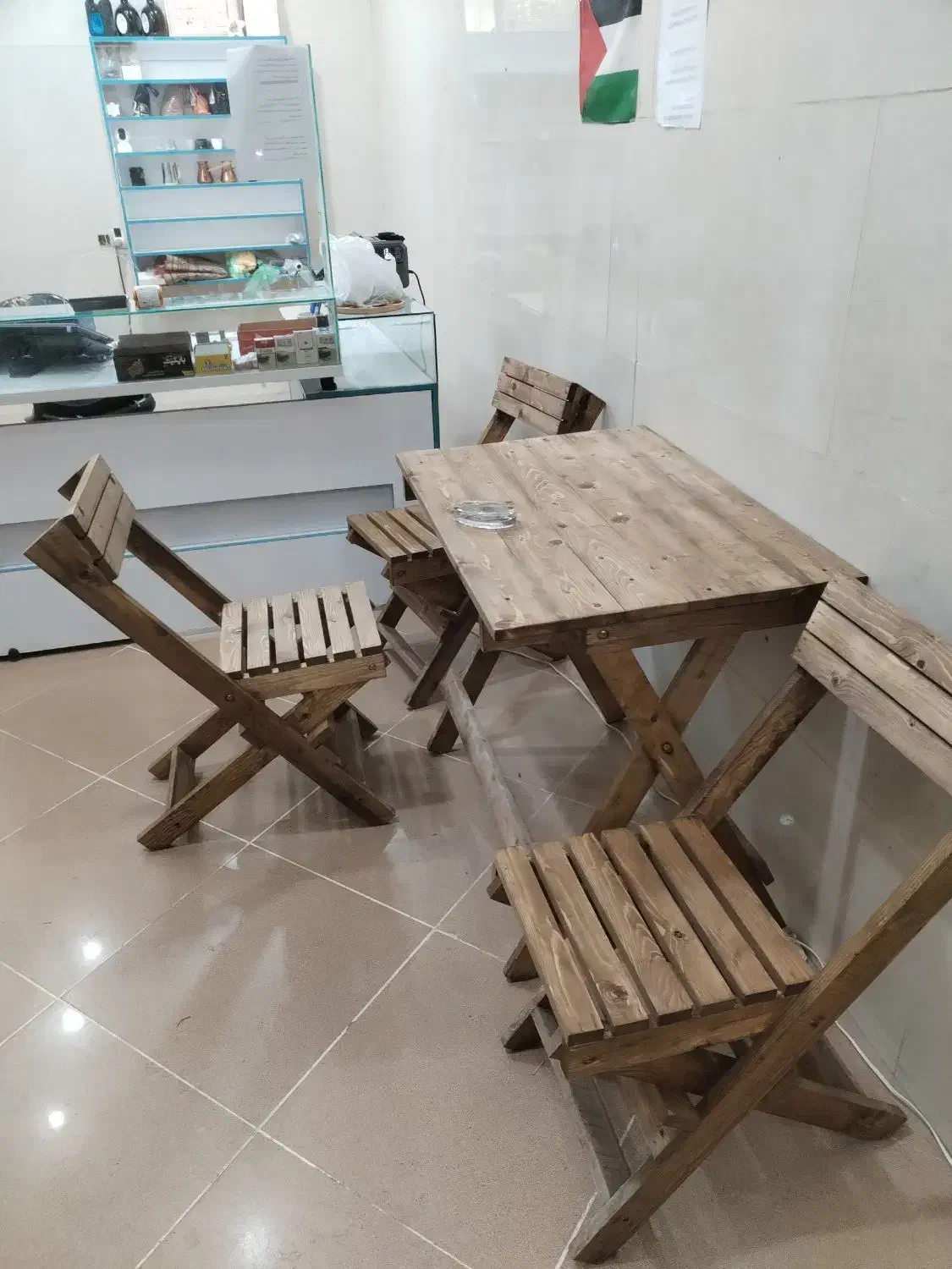 میز و صندلی چوب کافه نو نو|کافی‌شاپ و رستوران|خرمشهر, |دیوار